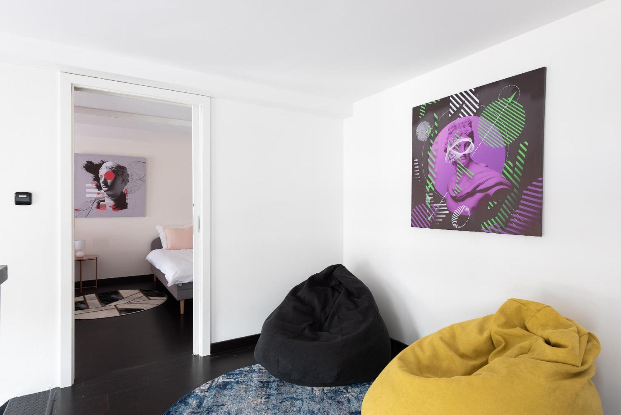 Apartments With Large Balcony, Parking براغ المظهر الخارجي الصورة