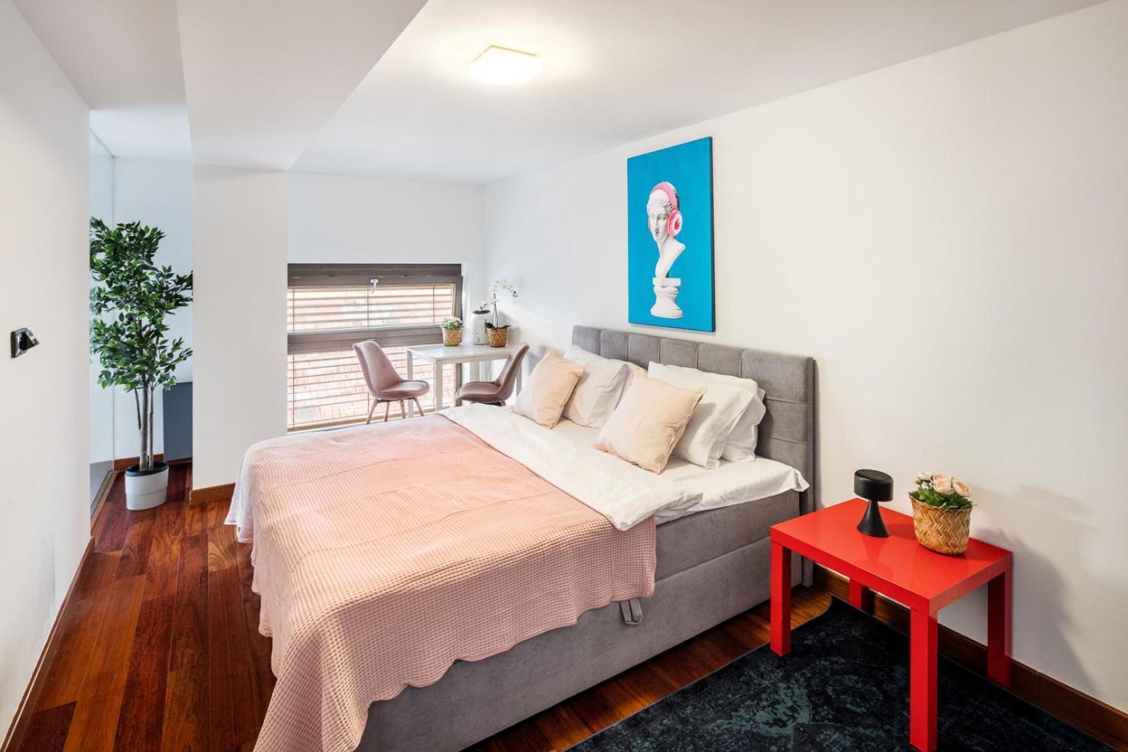 Apartments With Large Balcony, Parking براغ المظهر الخارجي الصورة