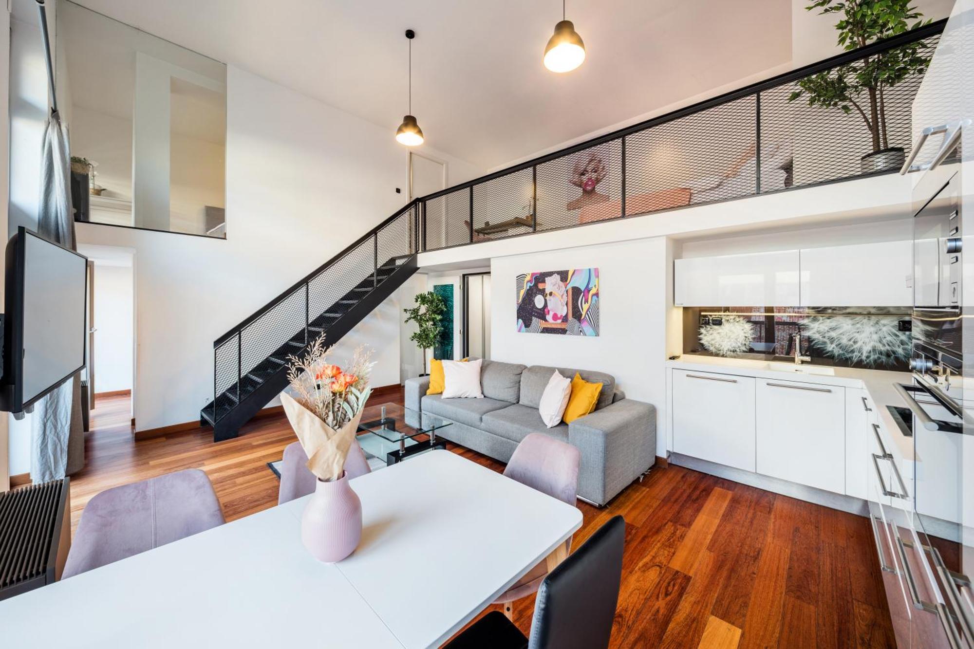 Apartments With Large Balcony, Parking براغ المظهر الخارجي الصورة