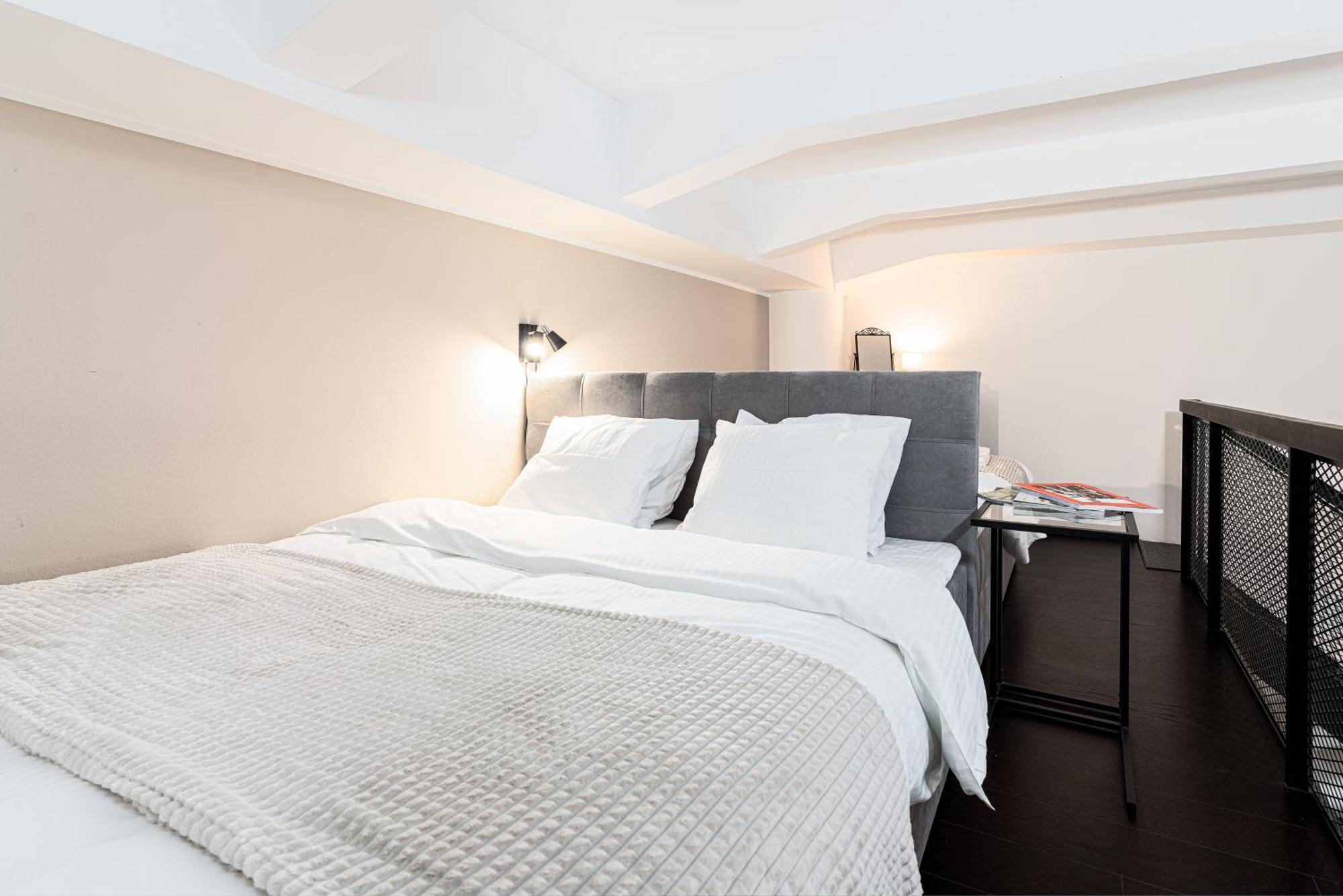 Apartments With Large Balcony, Parking براغ المظهر الخارجي الصورة