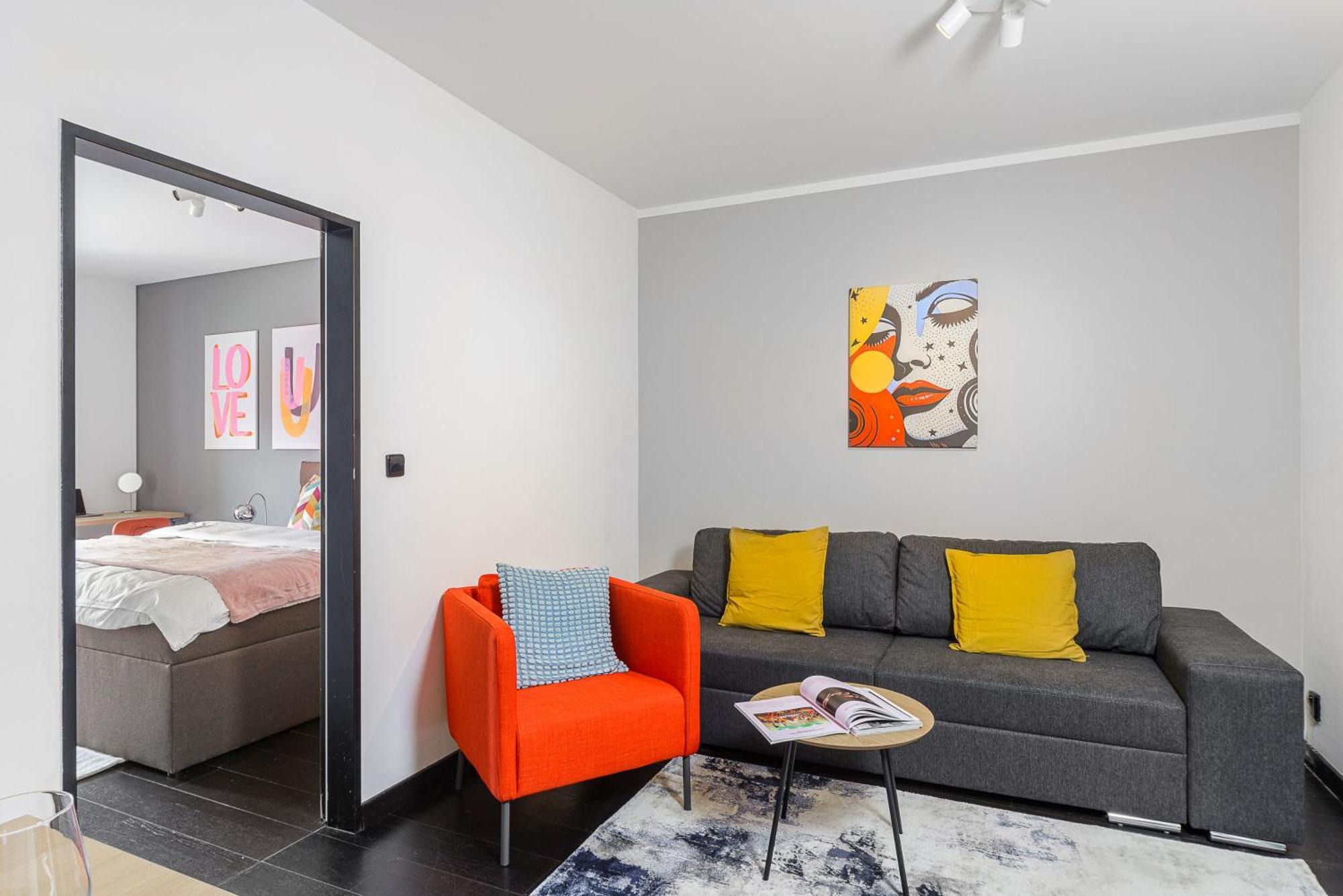 Apartments With Large Balcony, Parking براغ المظهر الخارجي الصورة